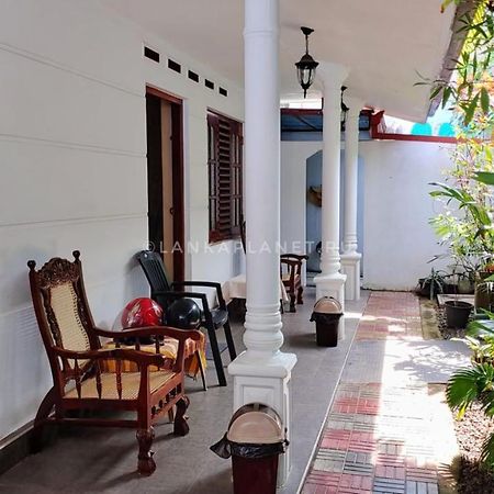 Twin Palms Hotel Mirissa Luaran gambar