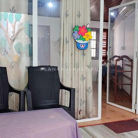 Twin Palms Hotel Mirissa Luaran gambar