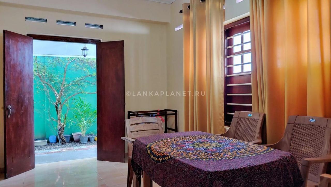 Twin Palms Hotel Mirissa Luaran gambar